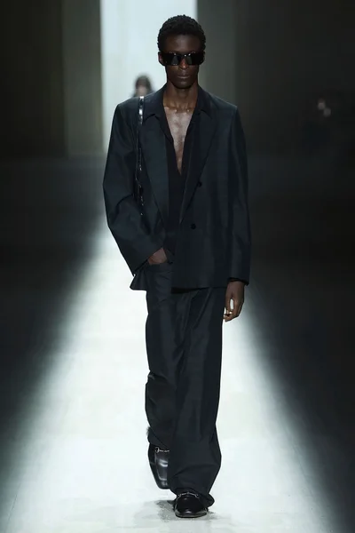 Look 49